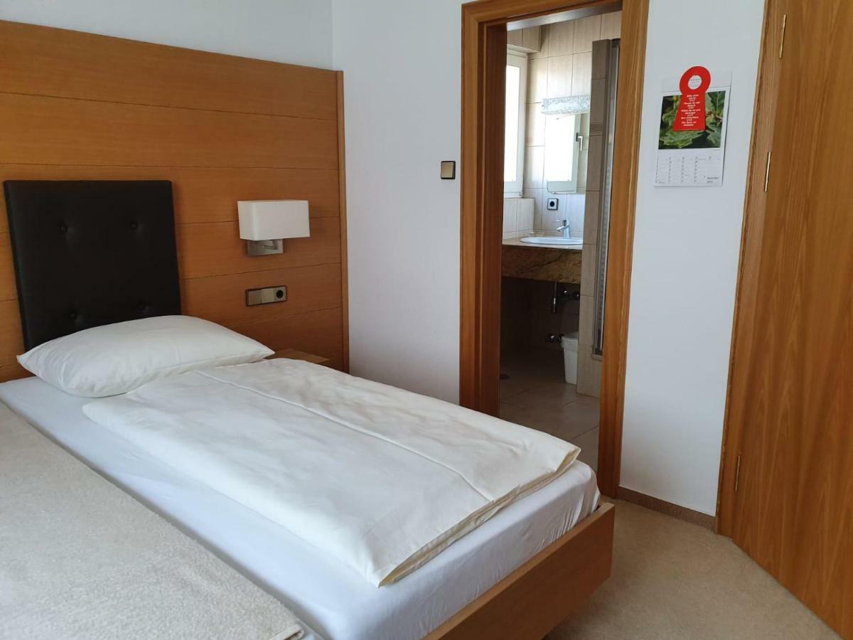 Hotel Gasthaus Adler Glottertal Esterno foto